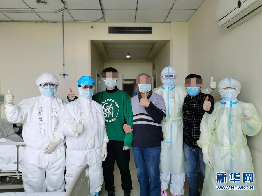 （聚焦疫情防控·圖文互動）（2）重癥醫(yī)生王洪亮：“沖在前，守到底”