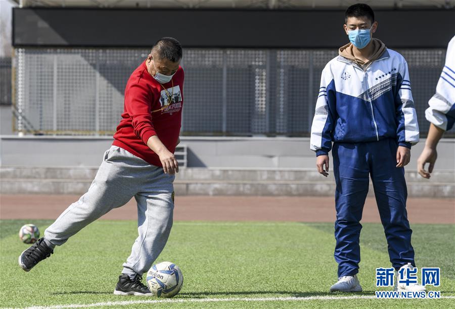 （圖文互動）（4）&ldquo;早&rdquo;安同學(xué)，&ldquo;早&rdquo;安老師！&mdash;&mdash;新疆初高中畢業(yè)班復(fù)課一周回訪見聞