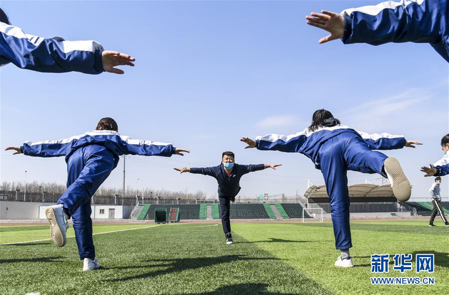 （圖文互動）（8）&ldquo;早&rdquo;安同學(xué)，&ldquo;早&rdquo;安老師！&mdash;&mdash;新疆初高中畢業(yè)班復(fù)課一周回訪見聞