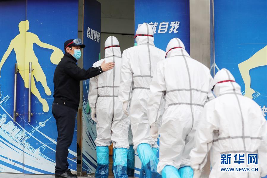 （習近平致敬的戰(zhàn)&ldquo;疫&rdquo;英雄&middot;公安干警篇&middot;圖文互動）（2）他們，抗疫一線鑄警魂