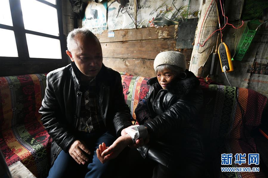 （新華全媒頭條&middot;圖文互動(dòng)）（9）來(lái)自大山深處的&ldquo;移民管家&rdquo;&mdash;&mdash;記貴州正安縣瑞濠街道辦事處主任吳太璽