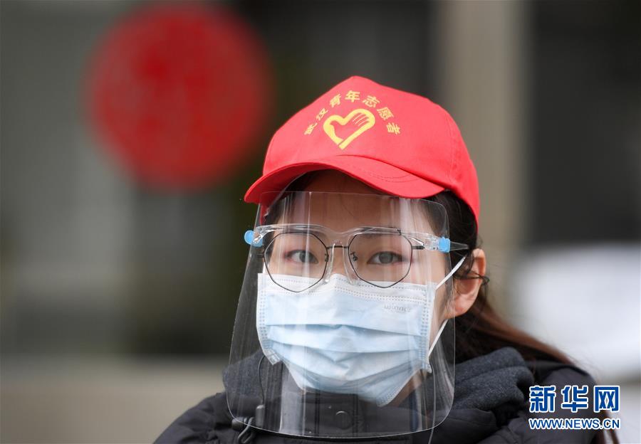 （習(xí)近平致敬的戰(zhàn)“疫”英雄·志愿者篇·圖文互動）（4）他們，微光成炬照征程