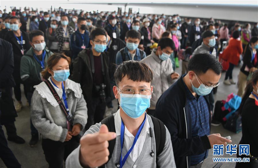 （新華全媒頭條·圖文互動）（4）春天，匯聚復蘇的力量——寫在2020年首季中國經(jīng)濟收官之際