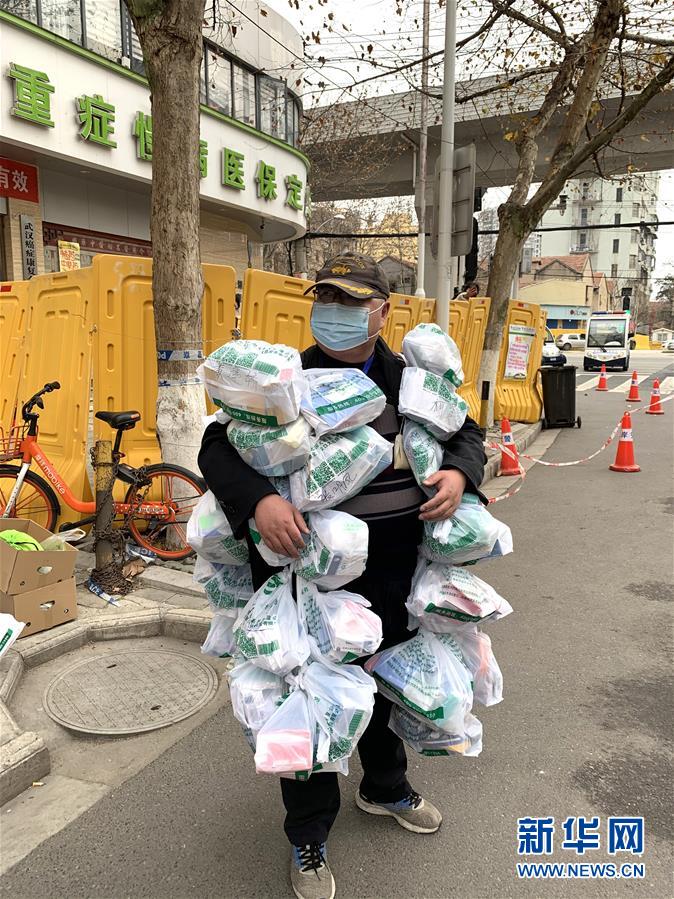 （新華全媒頭條·習(xí)近平致敬的戰(zhàn)“疫”英雄·武漢人民篇·圖文互動(dòng)）（8）壯哉，大武漢——獻(xiàn)給英雄的武漢人民