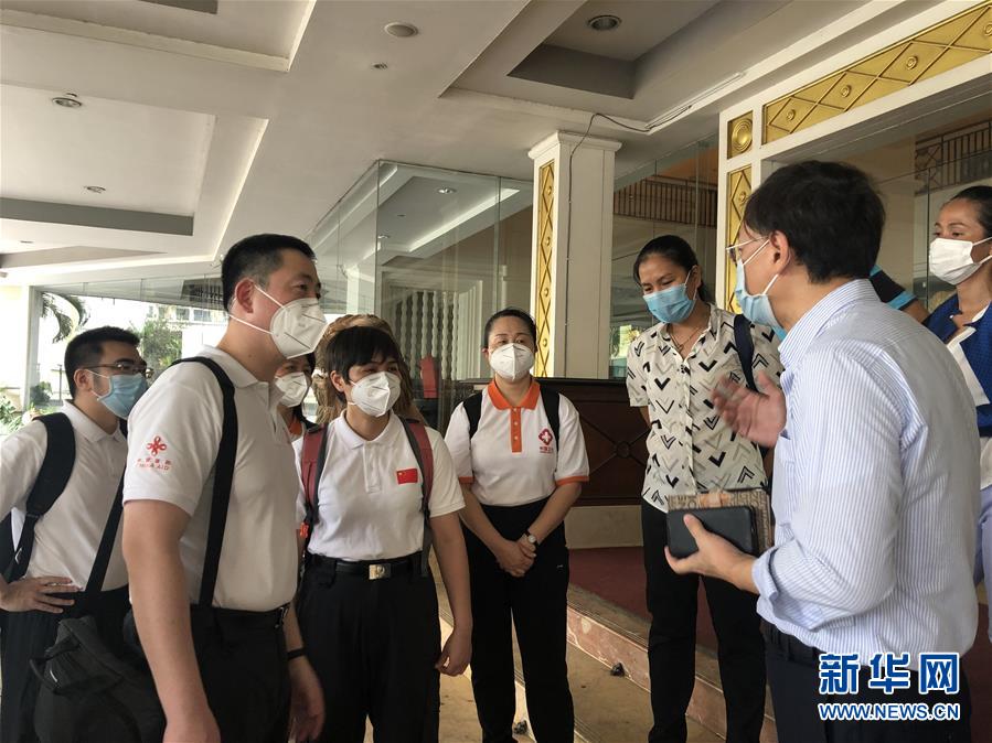 （國際疫情·圖文互動）（6）“工作忙碌又細致，經(jīng)驗豐富又專業(yè)”——一名柬埔寨青年眼中的中國援柬抗疫醫(yī)療專家組