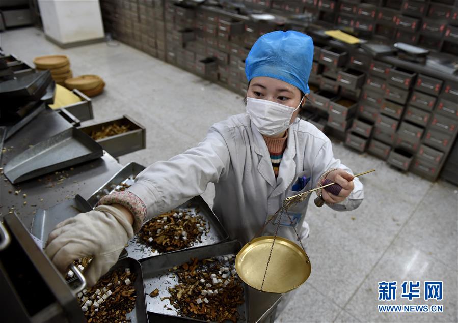 （聚焦疫情防控·圖文互動）（14）分秒必爭！一切為了治病救人——中國抗疫生命至上的生動實踐