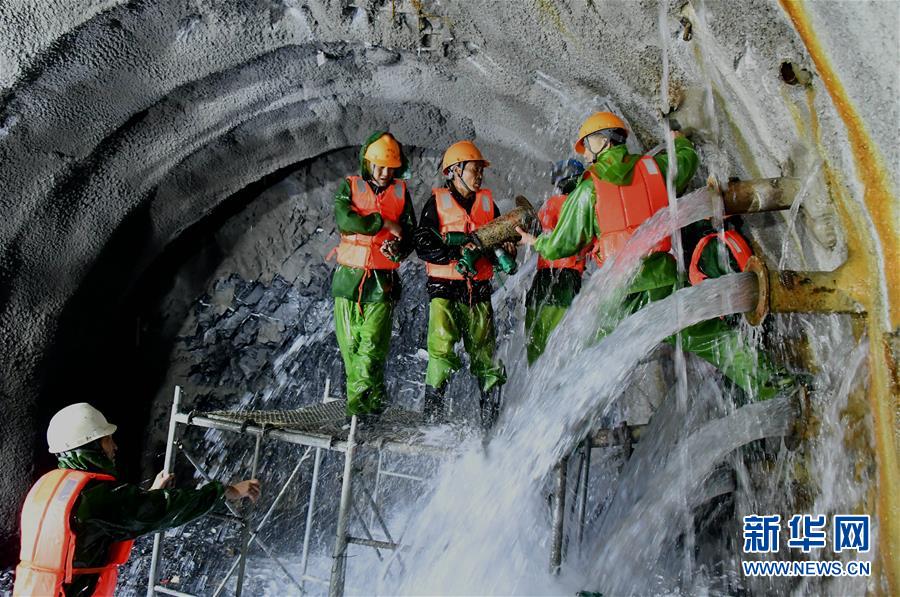 （圖文互動(dòng)）（2）&ldquo;最難掘進(jìn)隧道&rdquo;大柱山隧道貫通
