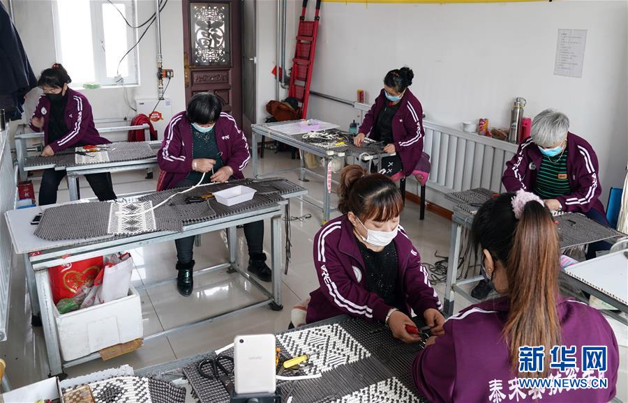 （在習(xí)近平新時(shí)代中國(guó)特色社會(huì)主義思想指引下——新時(shí)代新作為新篇章·習(xí)近平總書(shū)記關(guān)切事·圖文互動(dòng)）（2）助你飛翔，擁抱陽(yáng)光——助力殘疾人脫貧攻堅(jiān)故事