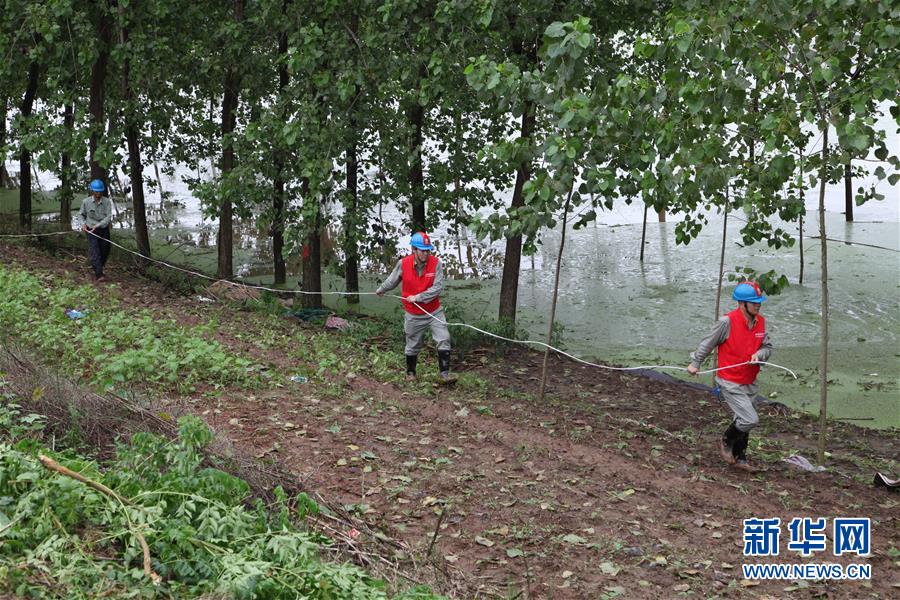 （圖文互動(dòng)）（2）搶險(xiǎn)！群眾的安全高于一切&mdash;&mdash;湖北統(tǒng)籌部署緊急應(yīng)對(duì)洪澇災(zāi)害