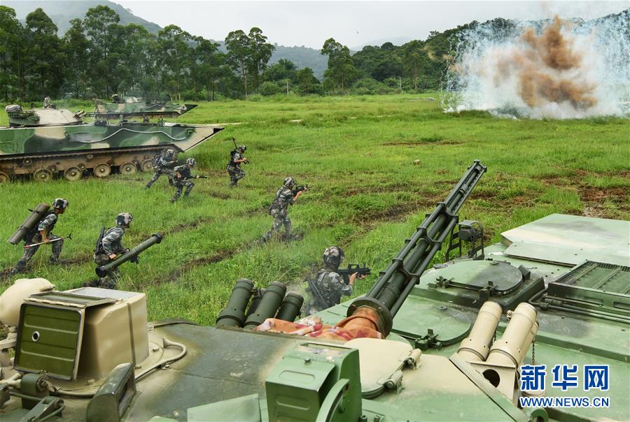 （圖文互動）（1）戰(zhàn)旗獵獵鑄忠魂&mdash;&mdash;陸軍第74集團軍某旅&ldquo;硬骨頭六連&rdquo;鍛造全面過硬連隊紀實
