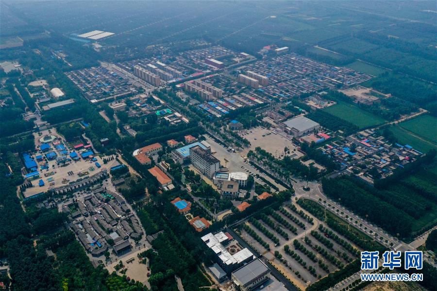 （新華全媒頭條&middot;走向我們的小康生活&middot;圖文互動(dòng)）（1）我們村里的年輕人&mdash;&mdash;賈家莊追求美好生活的&ldquo;動(dòng)力源泉&rdquo;