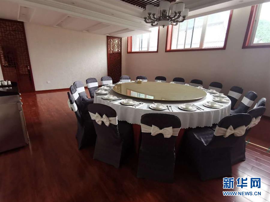 （新華視點·圖文互動）（7）學校建漂亮點本無錯，為何這所“豪華中學”讓人困惑？