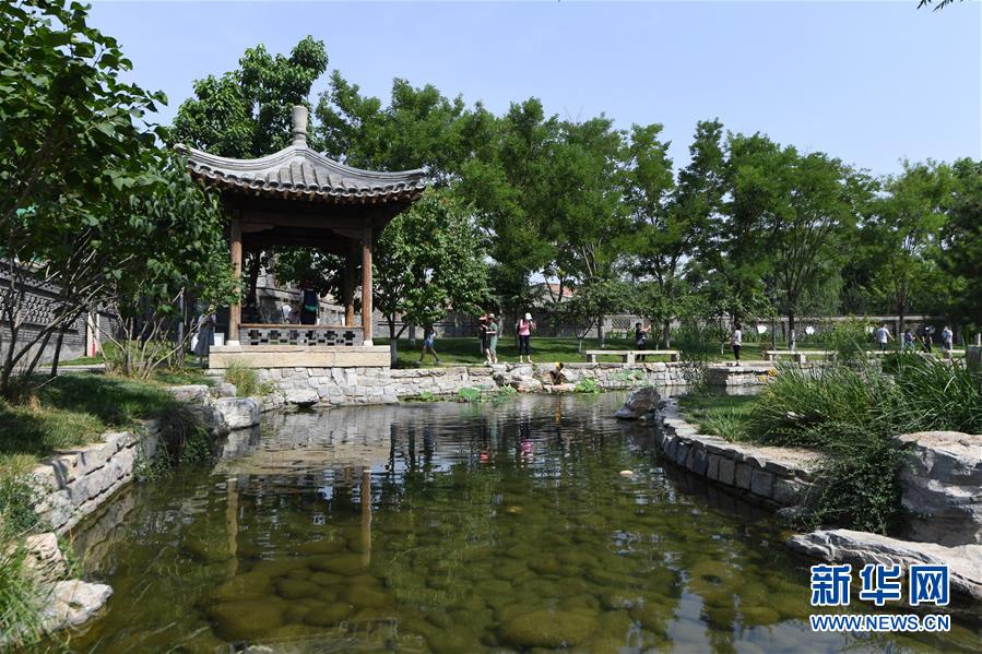 （走向我們的小康生活·圖文互動(dòng)）（3）小橋、流水、書香、人家——老北京胡同里的恬靜棲居