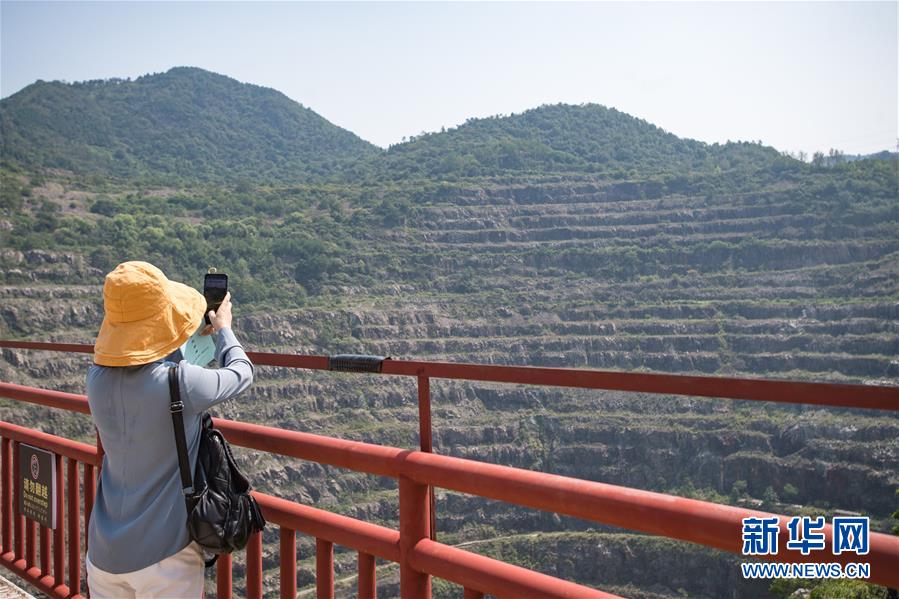 （走向我們的小康生活·圖文互動(dòng)）（2）游客來了，小康近了——生態(tài)旅游引領(lǐng)湖北山區(qū)蝶變二三事