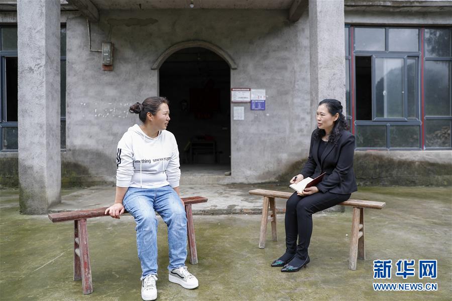 （兩會人物·圖文互動）（4）帶娃、賺錢兩不誤——一位農(nóng)民工代表眼中的脫貧新工作