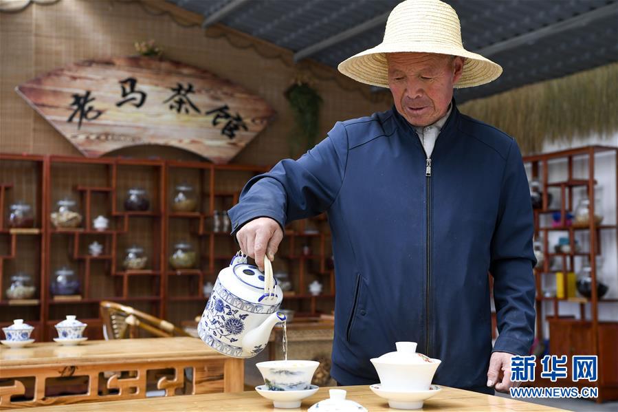 （新華全媒頭條·圖文互動）（5）初夏，循著總書記的腳步探訪產(chǎn)業(yè)扶貧新事