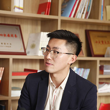 【青春的故事】“鋼鐵人”是怎樣煉成的？