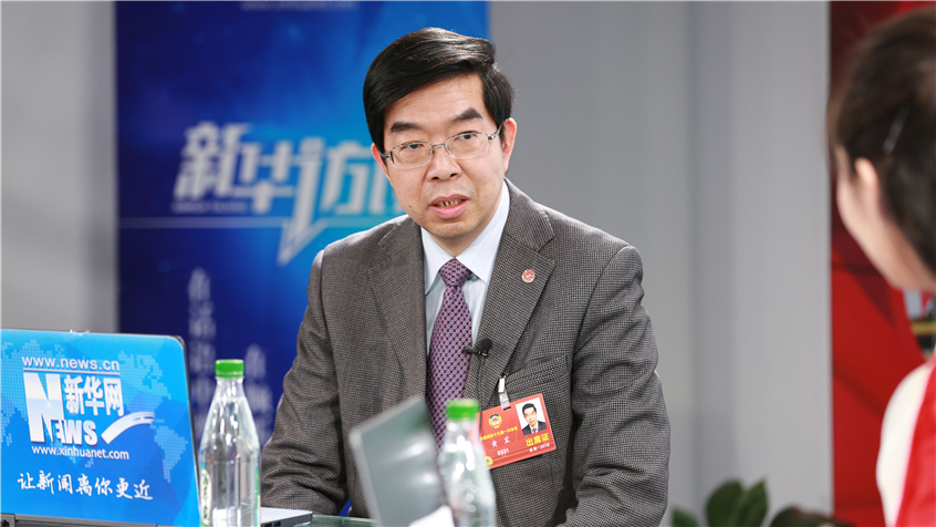 黃震：真正的教育不是&ldquo;灌滿一桶水&rdquo; 而是&ldquo;點燃一把火&rdquo;