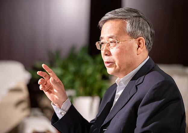 爭(zhēng)取三年以后，銀行業(yè)對(duì)民營(yíng)企業(yè)的貸款占新增公司類貸款的比例不低于50%