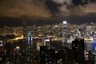 中央對(duì)香港行政長(zhǎng)官是有標(biāo)準(zhǔn)的，是一貫的
