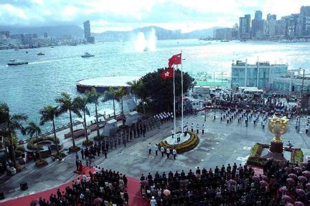 今年7月1日香港將迎來(lái)回歸祖國(guó)20周年，這是一件大事、盛事