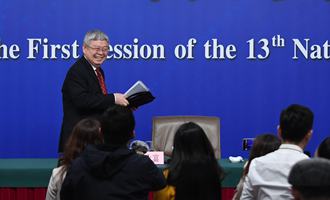 記者會后，劉永富準備離開