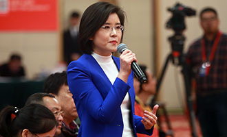 中央電視臺、中國國際電視臺記者提問