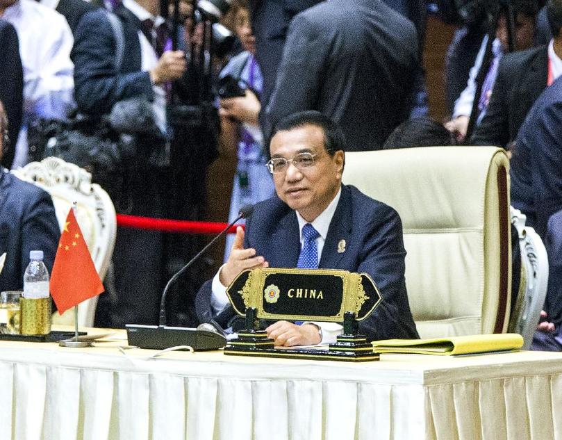 11月13日，中國國務(wù)院總理李克強(qiáng)在緬甸內(nèi)比都出席第九屆東亞峰會(huì)。 新華社記者 鞠鵬 攝 