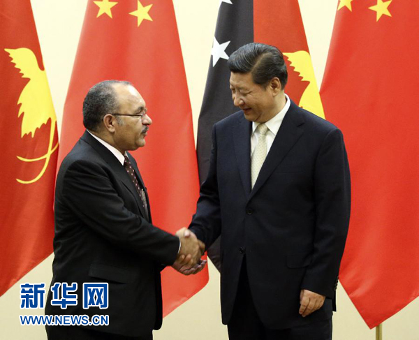 11月22日，國家主席習(xí)近平在斐濟(jì)楠迪會見巴布亞新幾內(nèi)亞總理奧尼爾。 新華社記者姚大偉攝 