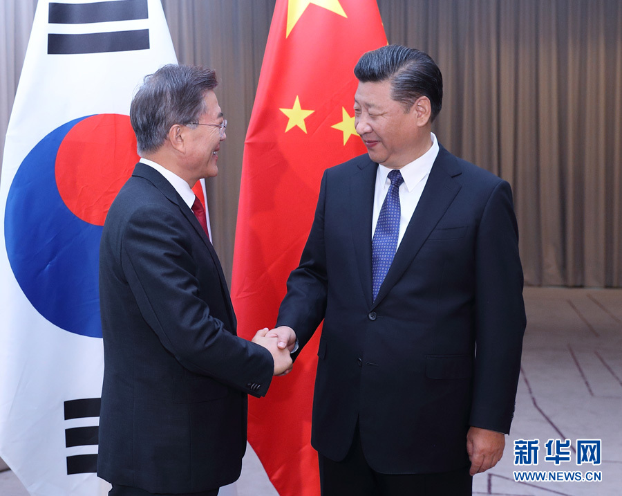 7月6日，國(guó)家主席習(xí)近平在柏林會(huì)見韓國(guó)總統(tǒng)文在寅。 新華社記者 王曄攝