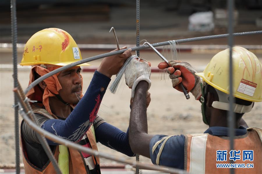 （國際&middot;圖文互動）（4）通訊：春節(jié)，&ldquo;是工期而不是假期&rdquo;&mdash;&mdash;記科倫坡港口城的中國建設(shè)者