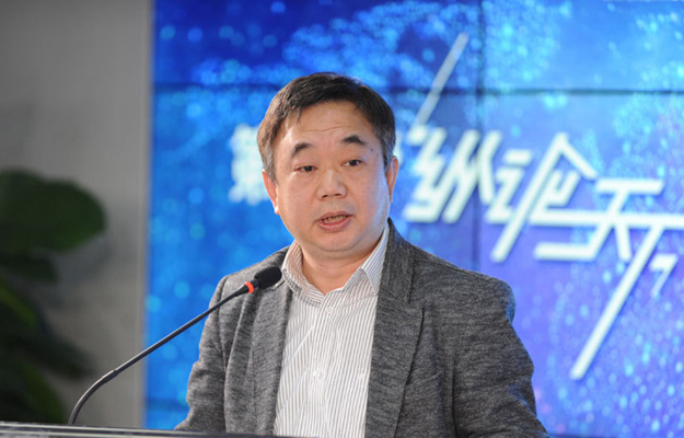 倪峰：明年看全球化，就是看中國