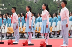 聽共青團(tuán)員和少先隊員的心聲：請黨放心，強(qiáng)國有我！